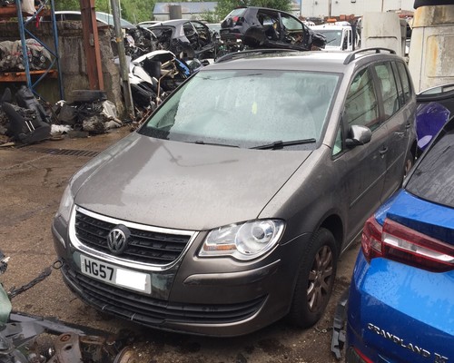 Volkswagen touran petrol - touran,
