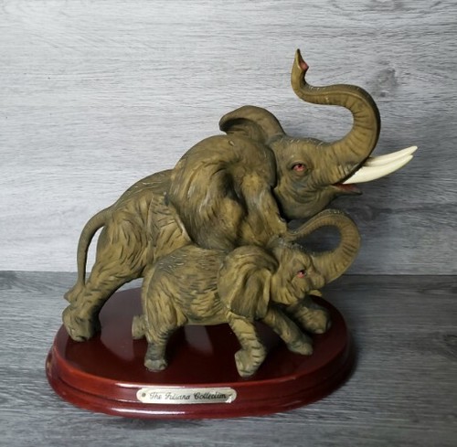 Elephant mum with - elephant, baby,