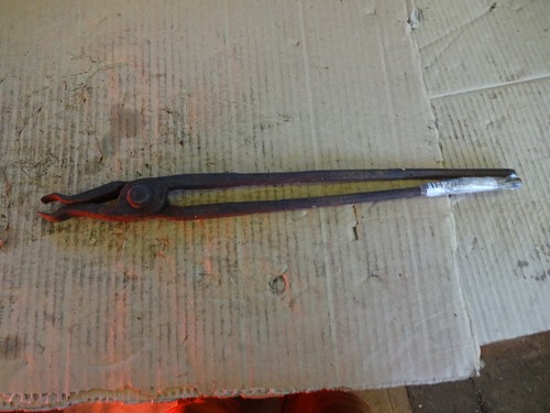 Blacksmiths tongs size in - blacksmiths,