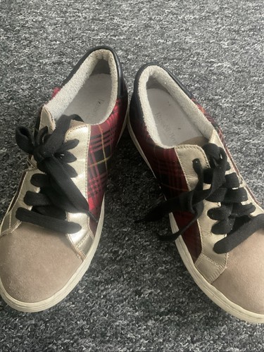 Russell and bromley - russell,