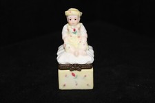 Madame Alexander Yellow Rosebud Hinged Trinket Box, XOXO, 2-7/8", Cute