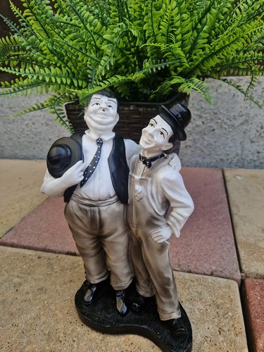 Laurel and hardy - laurel,