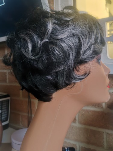 Short pixie cut - pixie,