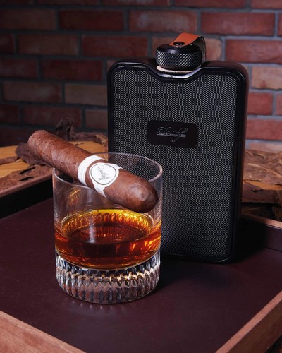 Davidoff cigar flask brand new - davidoff,