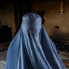 TOPI TRADITIONAL LADIES BURQA