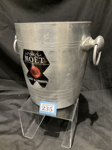 Tatty moet chandon champagne - tatty,
