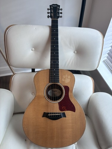 Taylor mini acoustic guitar - gs,