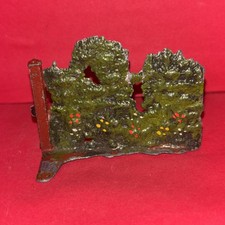 Vintage Britains  Lead Farm Hedge piece  - (TR4)