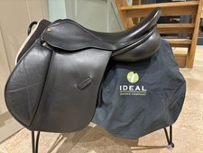 17.5” ideal Deal GP saddle in black Medium fit excellent condition 