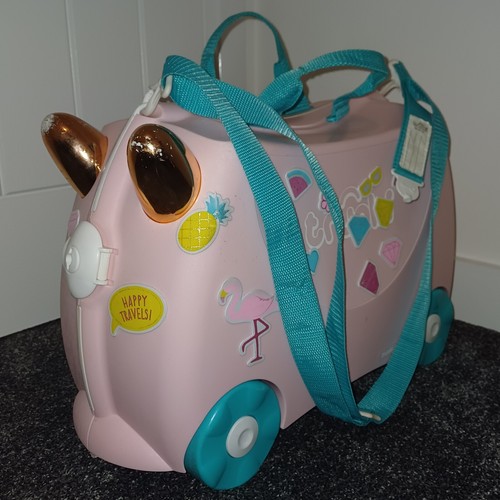 Pink bronze trunki with - &,