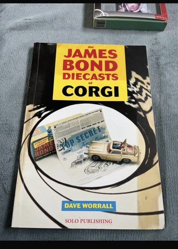 Signed the james bond die - signed,