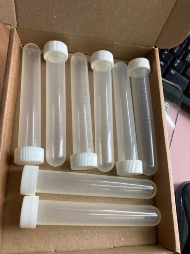Plastic test tubes size - 8,