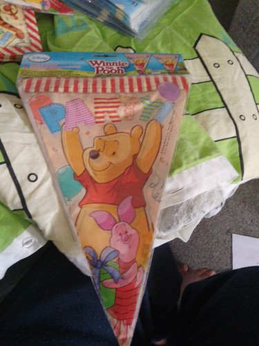Winnie the pooh party flag - 1,