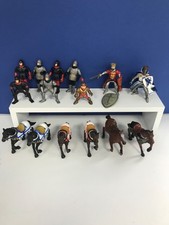 Bundle of knights and horses