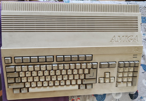 Unboxed used vintage commodore - used,