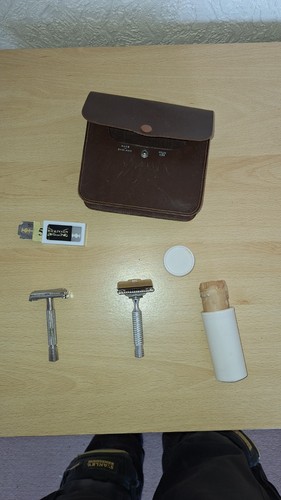 Gillette twist open razor - open,