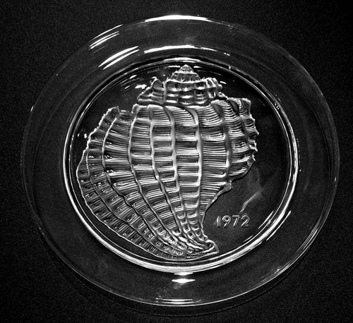 Lalique 1972 annual plate - lalique,