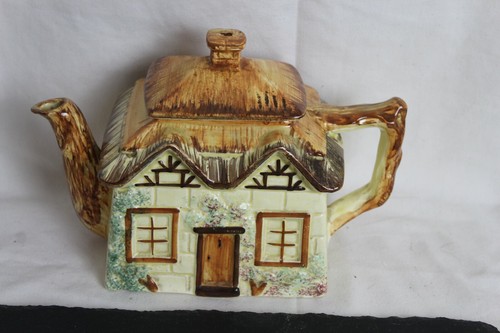 Keele street pottery cottage - street,