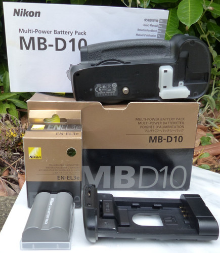 Nikon d10 battery grip - mb-d10,