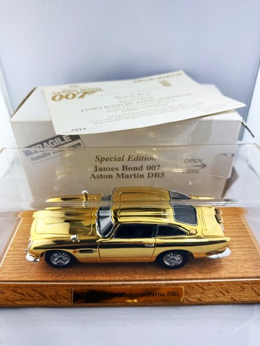 Danbury mint aston martin - aston, gold