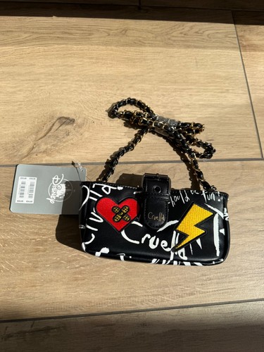 Disney store cruella ville - disney,