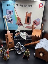 Pintoy Wooden Medieval Siege Castle Toy Playset With ELC / Papo Knights Figures