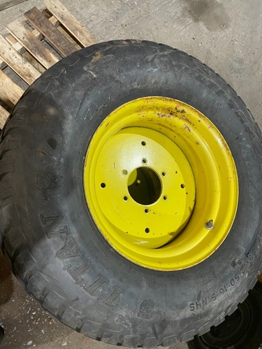 Pair rear stud wheels - of,