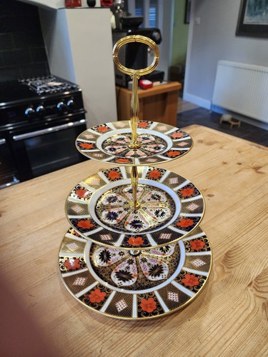 Royal crown derby three - three, tier
