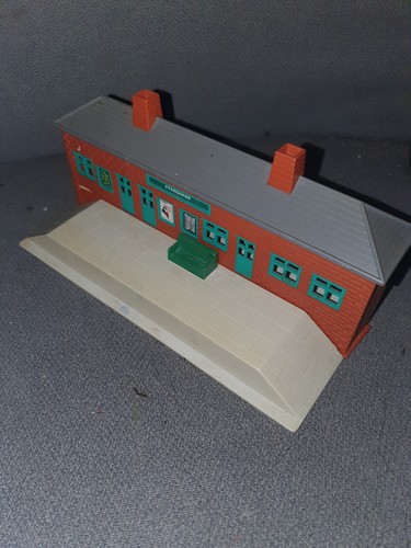 Ffarquhar station tomy - -,