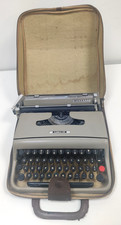 Olivetti Lettera 22 Typewriter With Carry Case – Vintage Portable Made in Italy