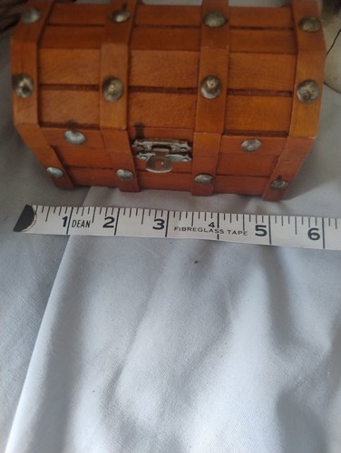 Wooden treasure chest - treasure, filled