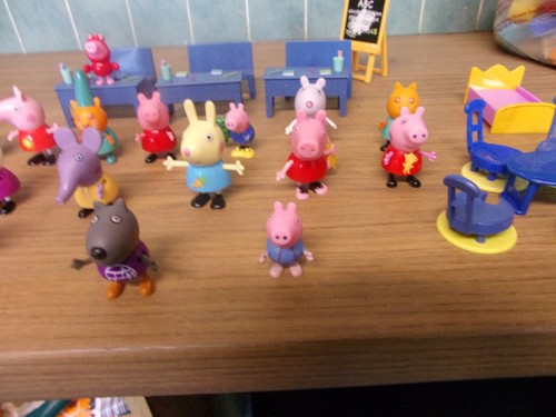 Peppa pig figure - pig, x
