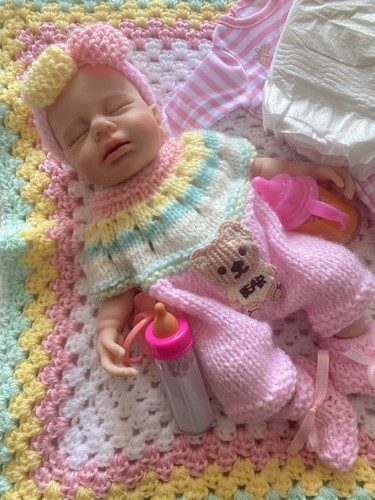 Silicone reborn baby girl - reborn,