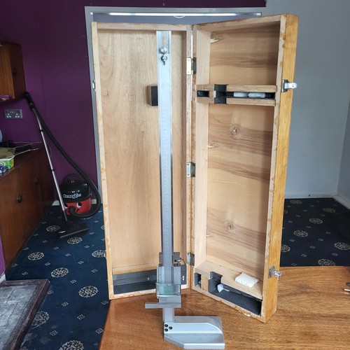 Vernier height gauge - vernier,