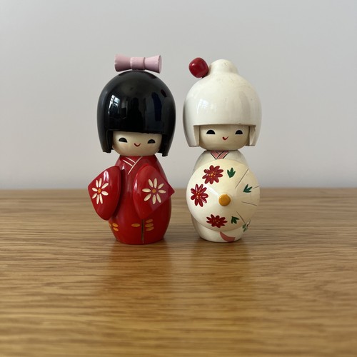 Japanese girls kokeshi - 2,