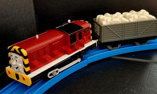 Tomy trackmaster train - train,