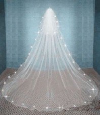 2 Tier 3M White/Ivory Veil