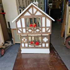 12th scale Vintage Small Tudor House    KRM53