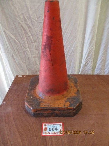 Old 450mm traffic cone - old,