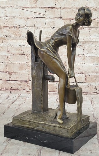 Bronze statue art deco - , girl
