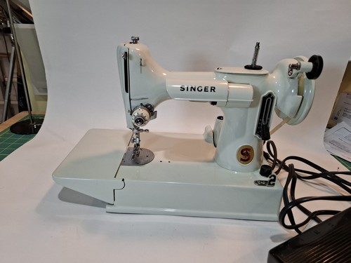 Singer featherweight 221 - singer,
