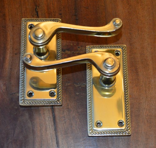 Door handles without keyhole