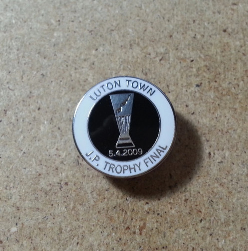 Luton town 2009 trophy - luton,