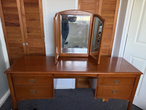 Stag mahogany vanity dressing - vanity,