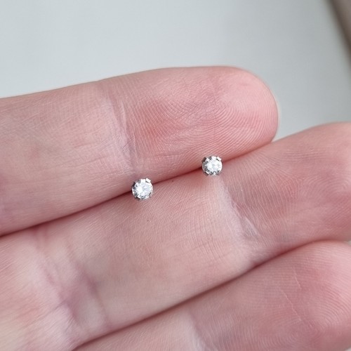 Dainty 9ct white gold 10ct - dainty,