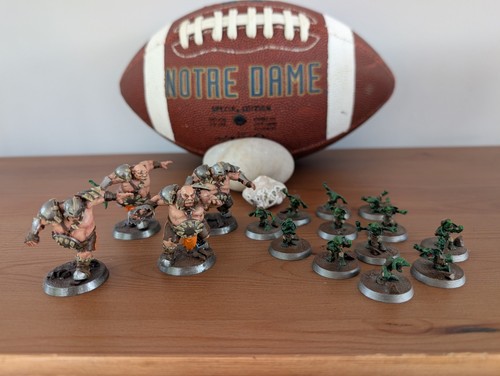 Blood bowl ogre team - blood, painted