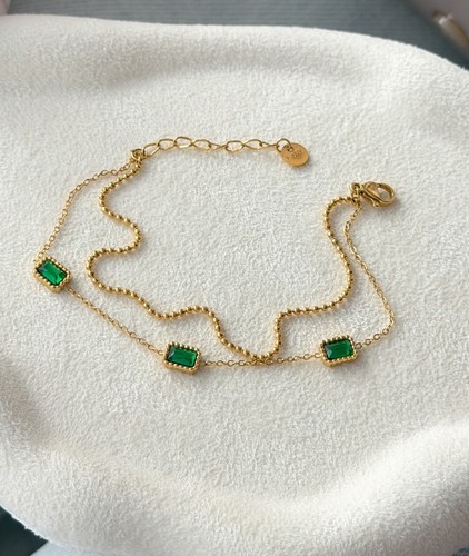 Gold emerald shape bracelet - emerald,