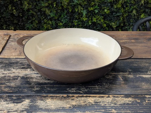 Creuset cast iron shallow - cast,