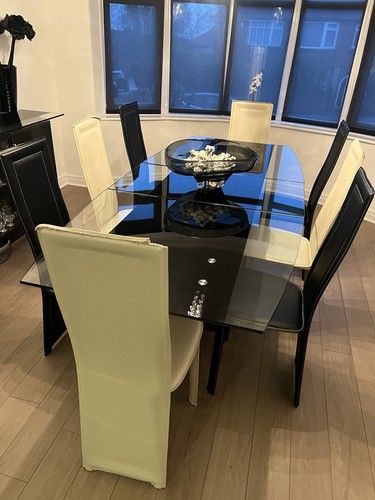 Dining table seaters - table,