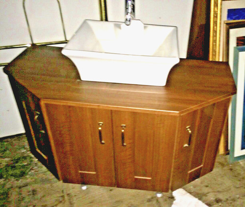 Showroom display walnut - display,